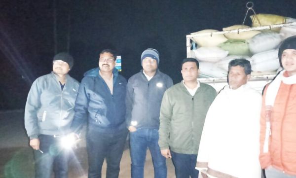 अवैध धान मंडी में खपाने  से पहले ही पकड़ाया