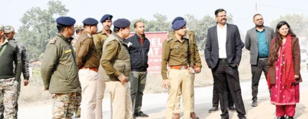 कलेक्टर-एसपी ने तातापानी महोत्सव की तैयारियों का लिया जायजा