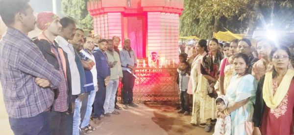 पत्रकार मुकेश को महार समाज ने दी श्रद्धांजलि