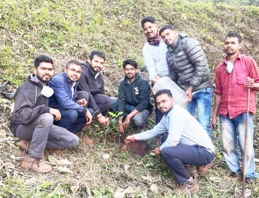 नये साल पर एनएमडीसी कर्मियों ने रोपे पौधे, देखरेख का जिम्मा भी
