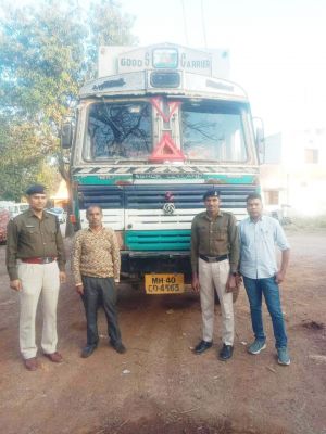 डेढ़ टन कबाड़ पकड़ाया 
