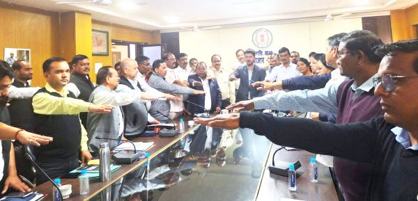 अधिकारी-कर्मचारियों की समस्याओं पर चर्चा  आपसी समन्वय व सद्भाव के लिए संकल्प