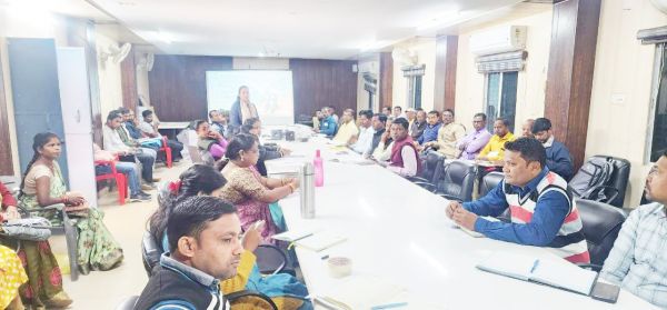 फील्ड कर्मियों को प्रशिक्षण