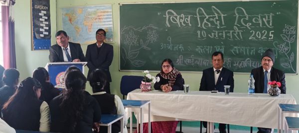 हिन्दी को साहित्य और फिल्मों  ने खूब सजाया-डॉ. शर्मा