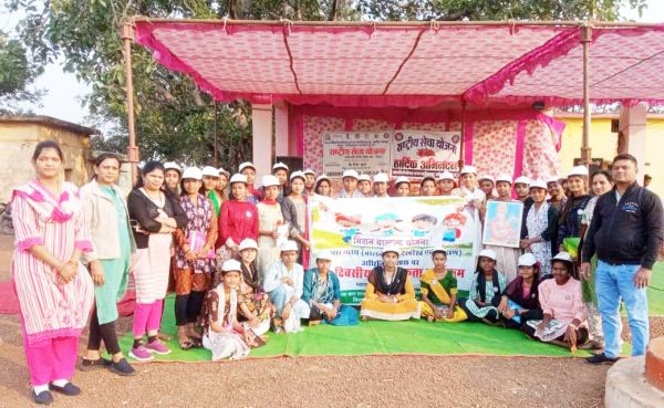 एनएसएस शिविर में गुड-टच और बैड-टच सहित कानूनों  के प्रति किया जागरूक