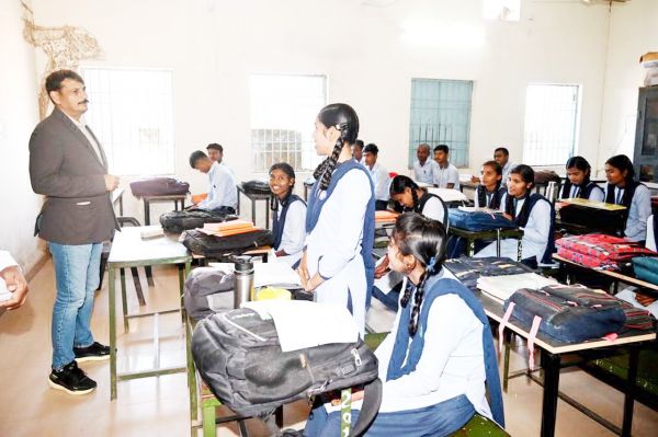 रटने के बजाय समझ पर जोर दें, शिक्षकों से मार्गदर्शन लें