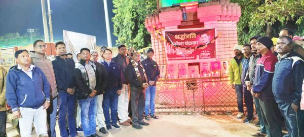 शहीद जवानों व पत्रकार मुकेश को सर्व आदिवासी समाज ने दी श्रद्धांजलि