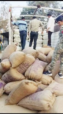 गाड़ी समेत चावल जब्त