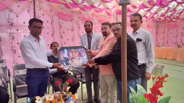 व्यवहार न्यायाधीश शीलू सिंह के सम्मान में विदाई समारोह