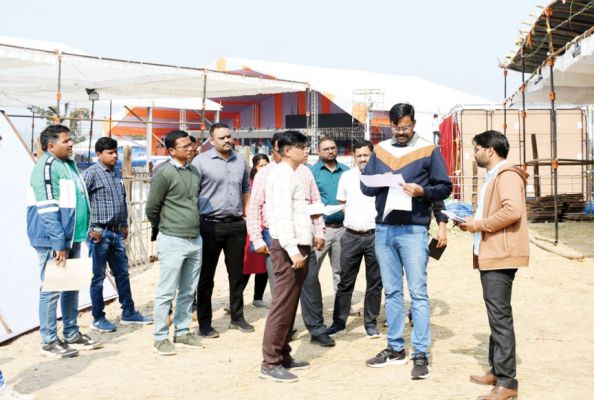 कलेक्टर ने तातापानी महोत्सव की तैयारियों का लिया जायजा