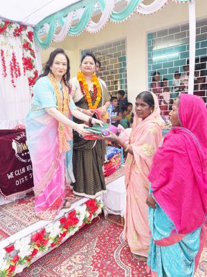 सिलाई मशीन और कंबल का वितरण