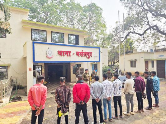 गुंडा बदमाशों पर पुलिस का अभियान