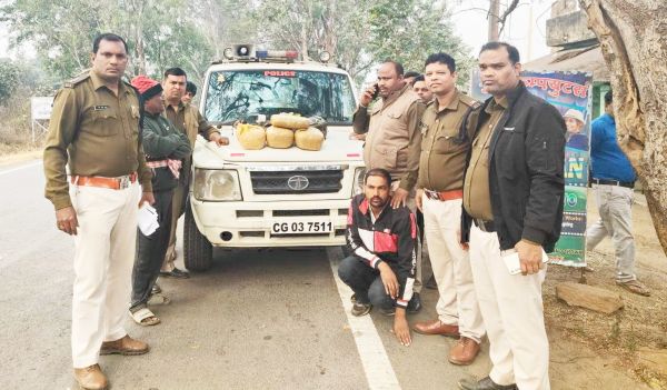 चेकिंग के दौरान गांजा तस्कर पकड़ाया, एक फरार 