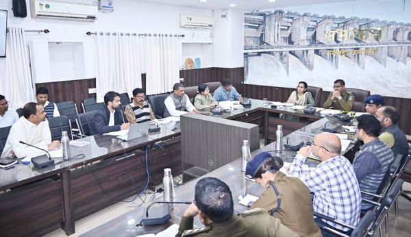 जिला स्तरीय सडक़ सुरक्षा समिति की बैठक