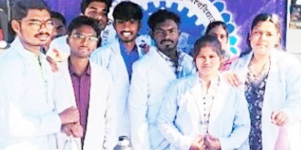 विद्यार्थियों के बनाए मिल्क प्रोडक्ट्स को अच्छा रिस्पॉन्स