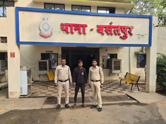 चाकू लहराकर डराने-धमकाने वाला आरोपी गिरफ्तार