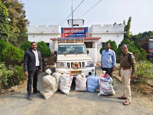 पिकअप से 18 लाख का गांजा जब्त, आरोपी फरार