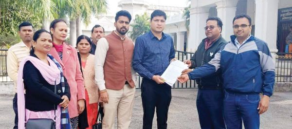 प्रदेश तृतीय वर्ग शासकीय कर्मचारी संघ ने सौंपा ज्ञापन