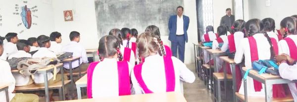 गैरहाजिर मिले शिक्षकों का कटेगा वेतन, 20 तक मांगा जवाब 