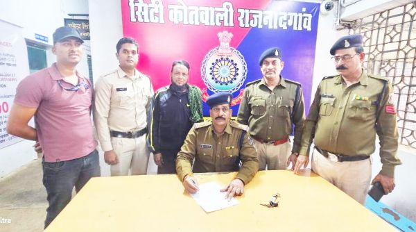 लाखों की ठगी, आरोपी गुजरात से गिरफ्तार