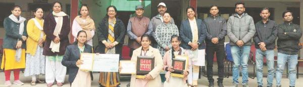 विवेकानंद कॉलेज विद्यार्थियों ने जीता राज्य स्तरीय पुरस्कार