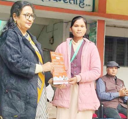 गौ विज्ञान परीक्षा में कामना प्रथम 