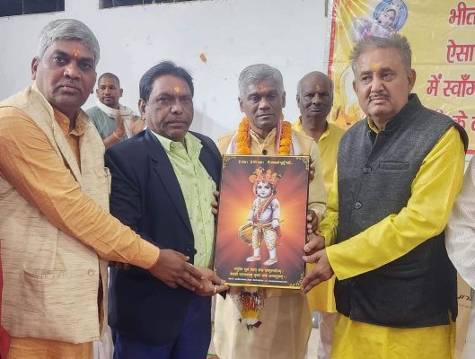 गौसेवा आयोग अध्यक्ष के हाथों कोशा सम्मानित