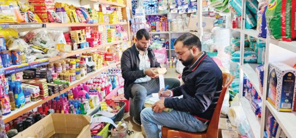 सरसों तेल में मिलावट की आशंका, नमूने जांच के लिए प्रयोगशाला भेजे
