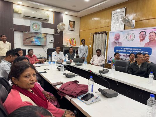 कुरुद जनपद में भूमिहीन कृषि मजदूर कल्याण योजना शुरू