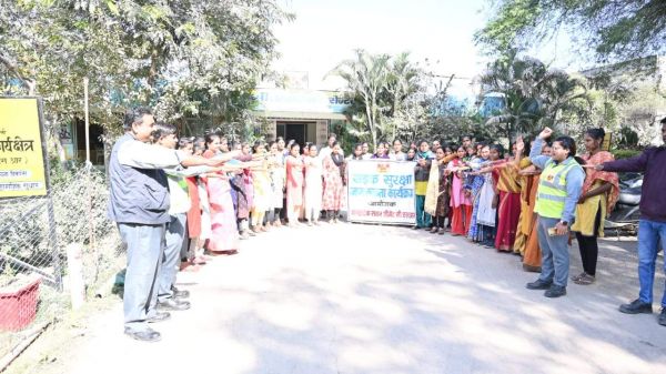 सडक़ सुरक्षा जागरूकता कार्यक्रम,  यातायात नियमों की दी जानकारी