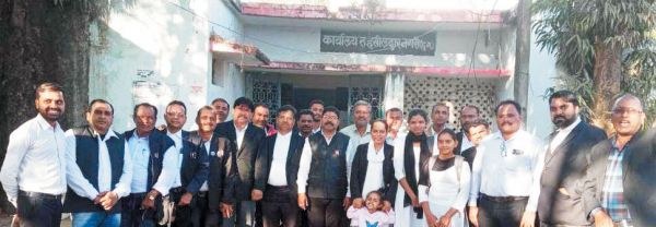 नगरी तहसील अधिवक्ता संघ के मनोज ठाकुर अध्यक्ष, तुलसी राम साहू सचिव      