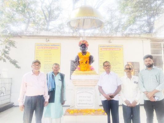 दिग्विजय दास की पुण्यतिथि पर दी श्रद्धांजलि