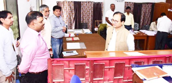 महापौर और पार्षद बनने पहले दिन  23 ने खरीदा नामांकन फार्म