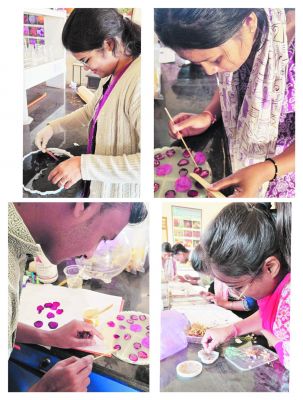 सूखे फूलों से कलाकृतियां 