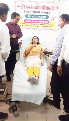 जिला अस्पताल में स्वैच्छिक रक्तदान शिविर