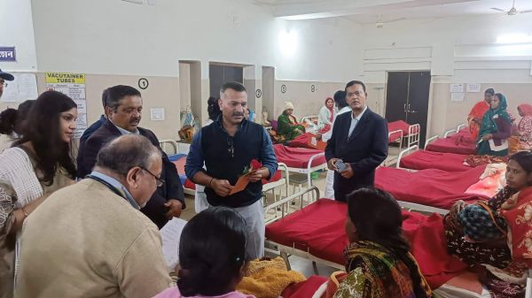 राष्ट्रीय बालिका दिवस  पर कलेक्टर विलास भोसकर पहुंचे मातृ शिशु चिकित्सालय