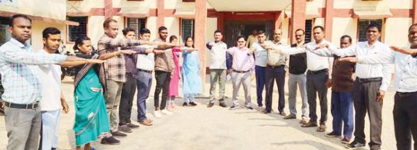 मतदाता दिवस पर जपं में अधिकारी-कर्मियों ने ली शपथ