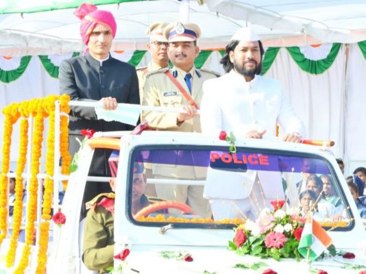 बेमेतरा में विधायक गुरु खुशवंत साहेब ने किया ध्वजारोहण