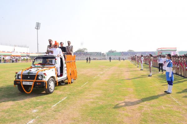 जिलेभर में शान से लहराया तिरंगा