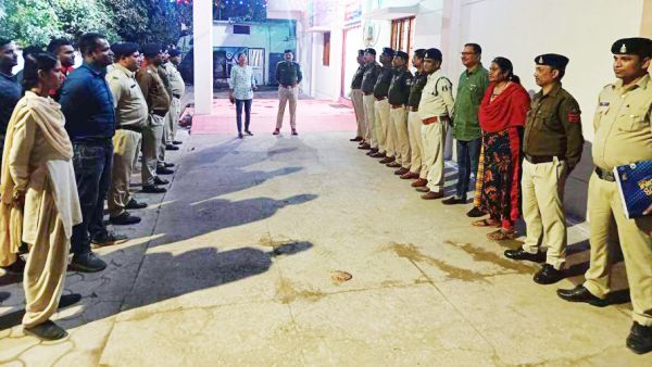 म्युनिसिपल-पंचायत चुनाव: पुलिस हाईअलर्ट, अधिकारी-जवानों को किया ब्रीफ