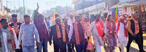 भाजपा ने बलरामपुर में निकाली रैली