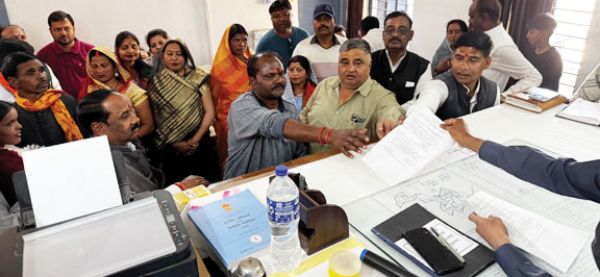 नपं अध्यक्ष पद के लिए भाजपा से सावित्री साहू, कांग्रेस से शिखा जायसवाल