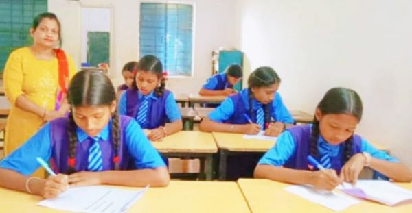 राष्ट्रीय साधन सह प्रावीण्य छात्रवृत्ति परीक्षा के पूर्व बच्चों ने दिया मॉक टेस्ट  