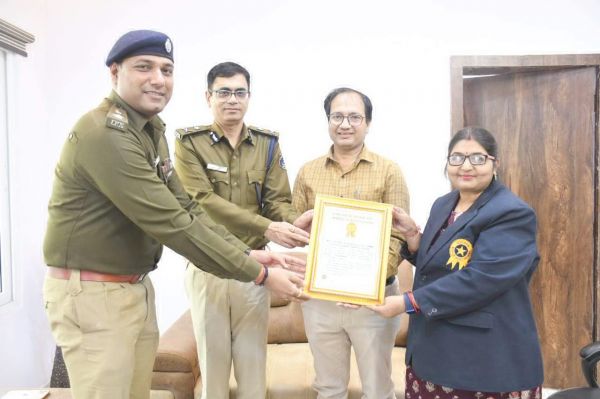 नांदगांव पुलिस को गोल्डन बुक ऑफ वल्र्ड रिकार्ड का खिताब