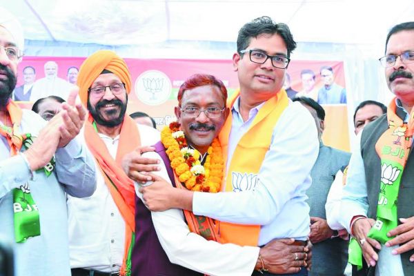 कांग्रेस नेता सतपाल बग्गा  भाजपा में शामिल