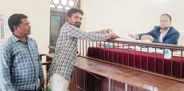 जिपं सदस्य के लिए 6 नामांकन पत्र खरीदे