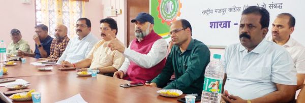 एनएमडीसी कर्मियों की वेतन समझौते की फाइल इस्पात मंत्रालय में अटकने से मजदूर संगठन खफा