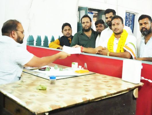 जनपद सदस्य के लिए विजय विक्की पटेल ने नामांकन किया दाखिल