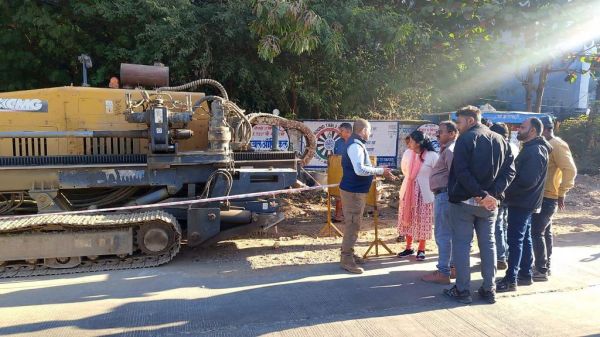 निगम की पाइपलाइन तोडऩे पर अडानी कंपनी पर 4.90 लाख का जुर्माना, ड्रिल मशीन जब्त