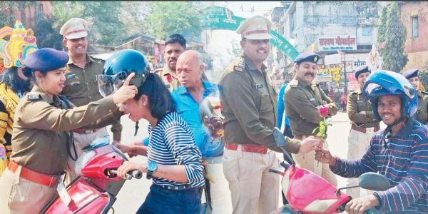 जीवन है अनमोल, यातायात नियमों का करें पालन-निमिषा